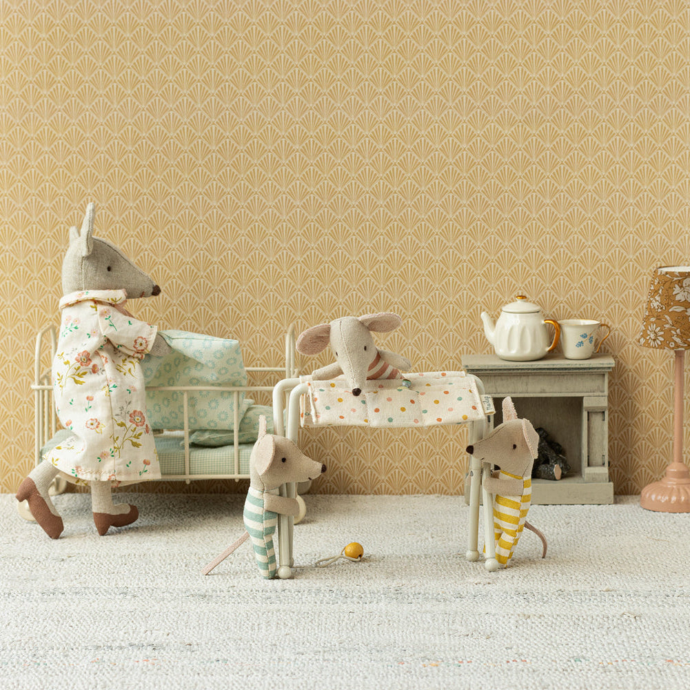 Nursery Table, Baby Mouse - Off White