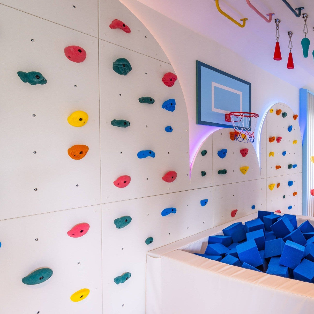 Frameless Ascend Climbing Panel