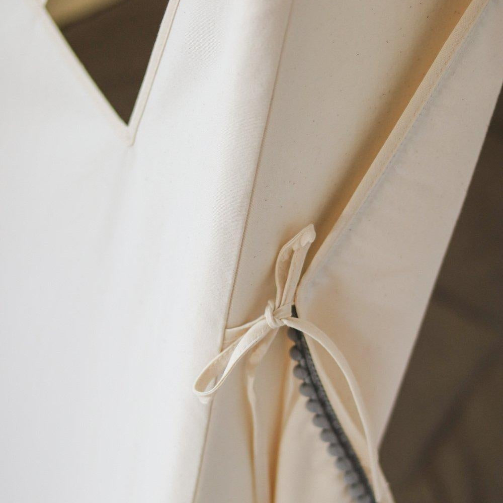 “Grey Pompoms” Teepee Tent with Pompoms