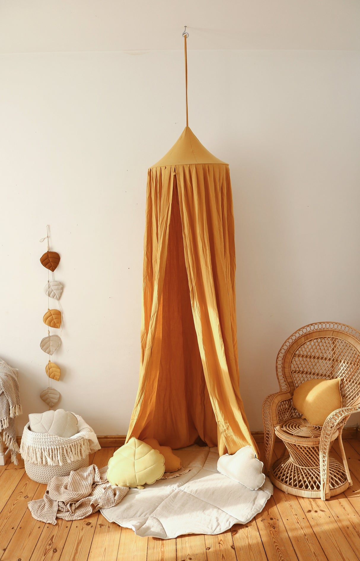 Linen “Sand” Leaf Mat