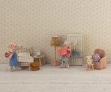 Hiker Mouse, Big sister