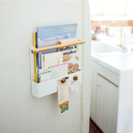 Magnetic Paper Holder