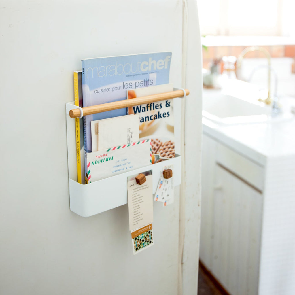 Magnetic Paper Holder