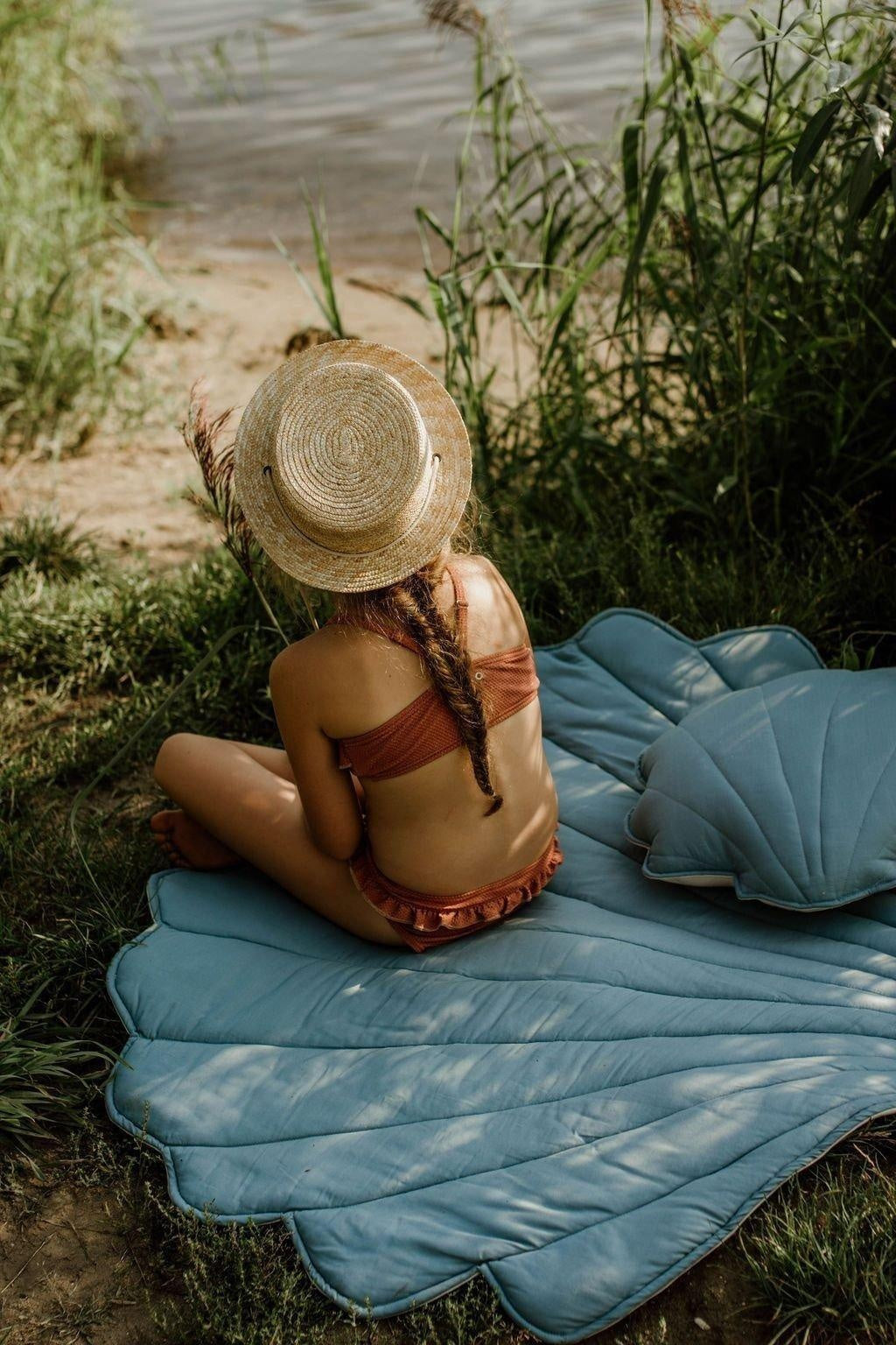 Linen “Eye of the Sea” Shell Mat