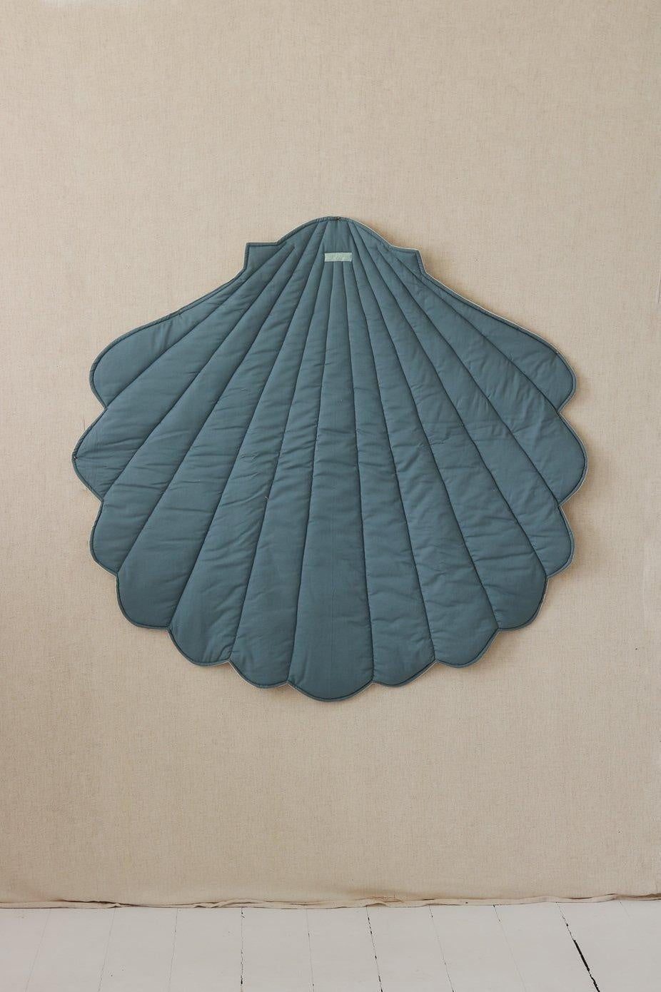 Linen “Eye of the Sea” Shell Mat
