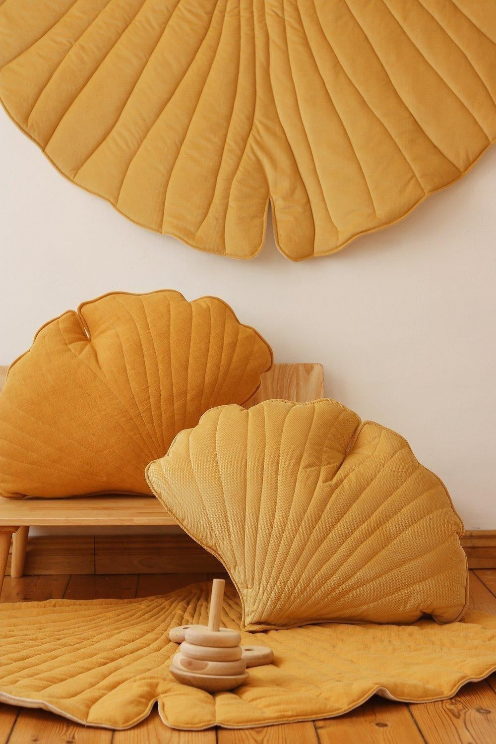 Velvet  “Honey” Ginkgo Leaf Mat