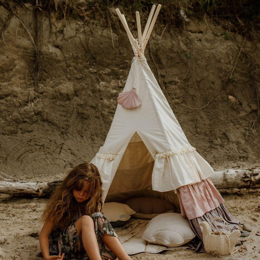 “Powder Frills” Teepee Tent with Frills