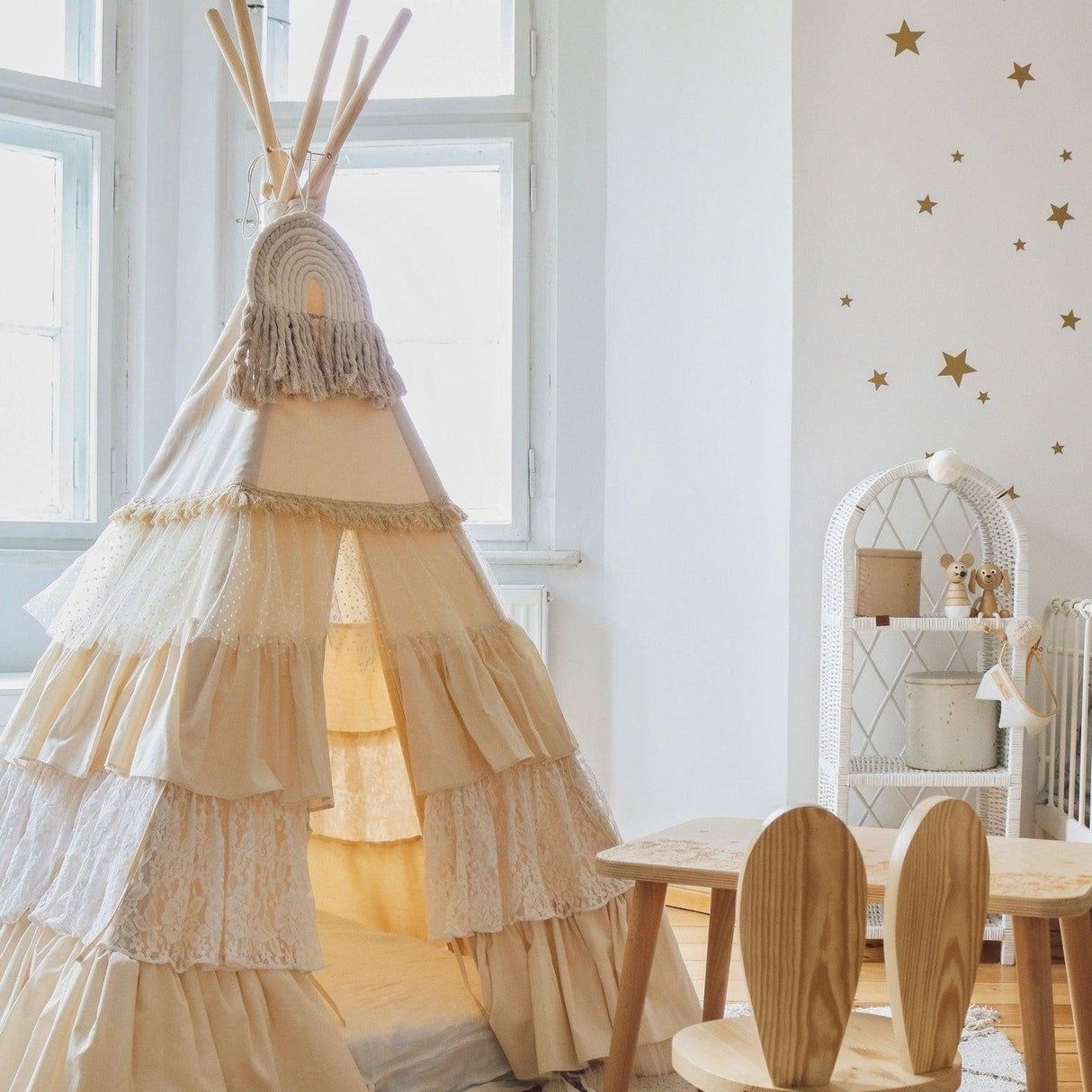 “Shabby Chic” Teepee Tent with Frills